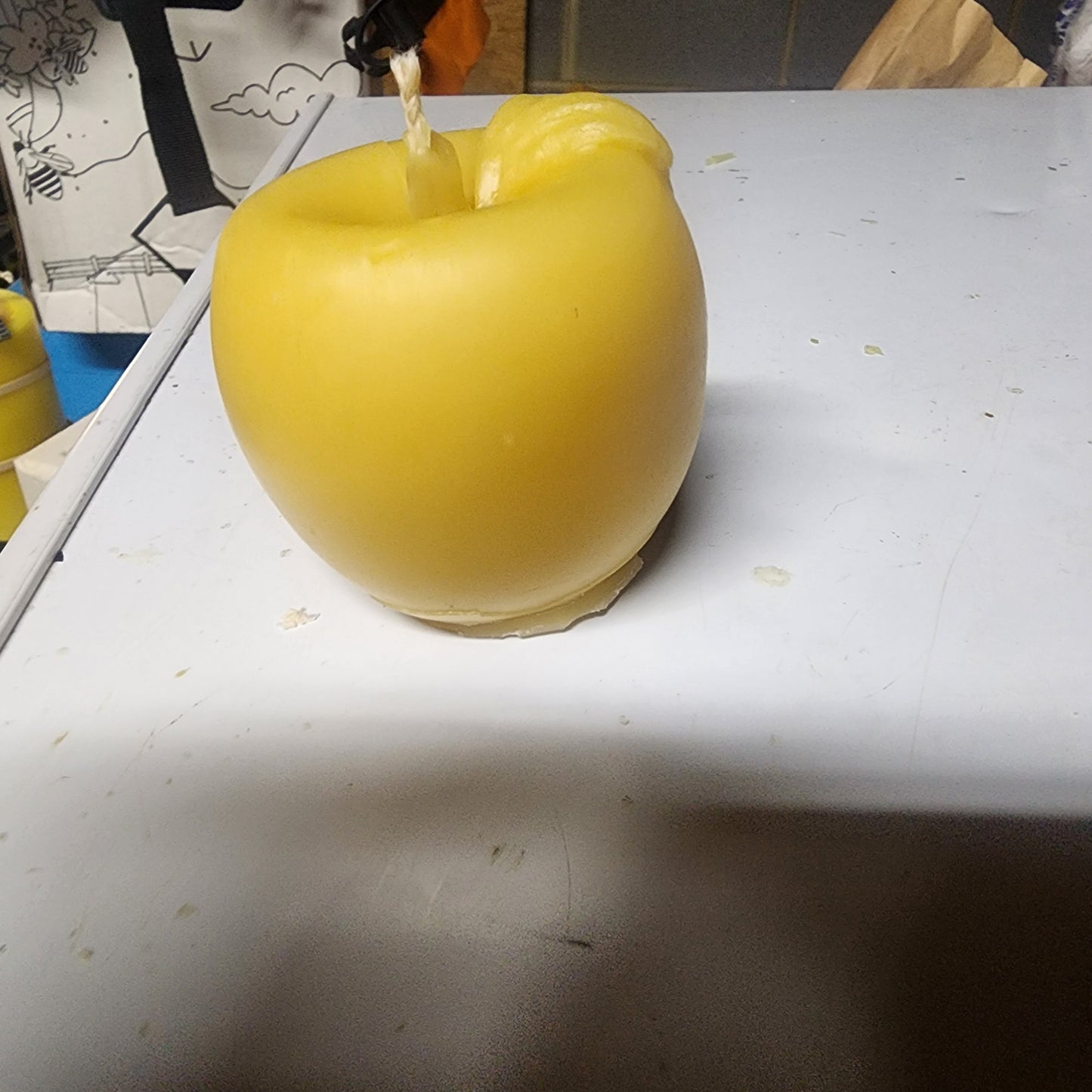 Bee's Wax apple candle